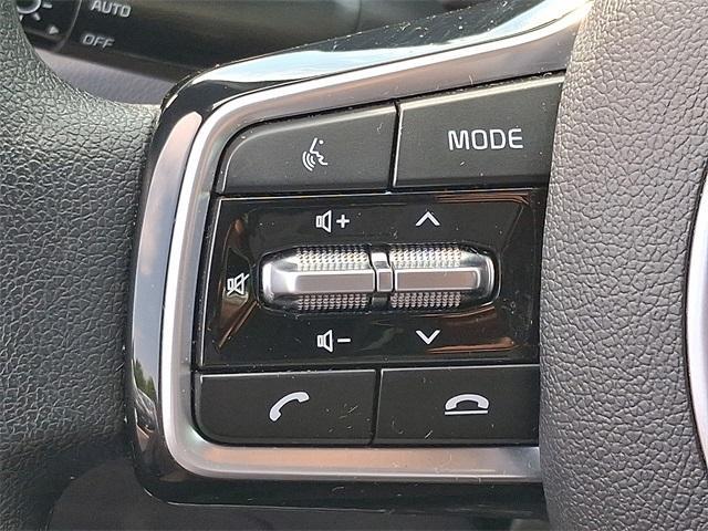 used 2023 Kia Sorento car, priced at $25,294