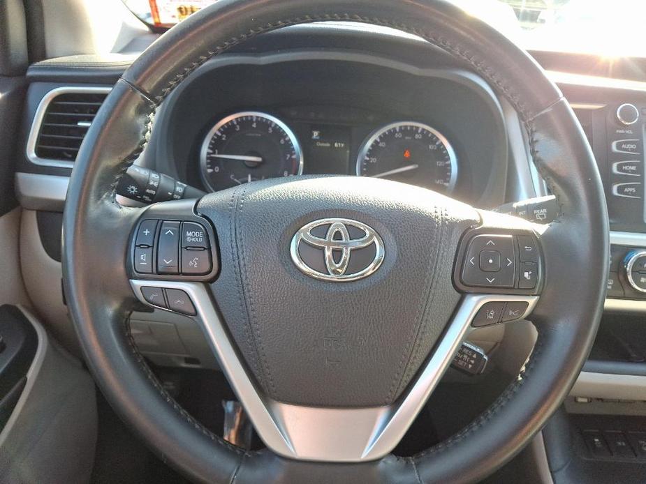 used 2019 Toyota Highlander car, priced at $27,673