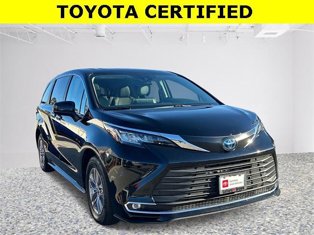 used 2022 Toyota Sienna car, priced at $43,321