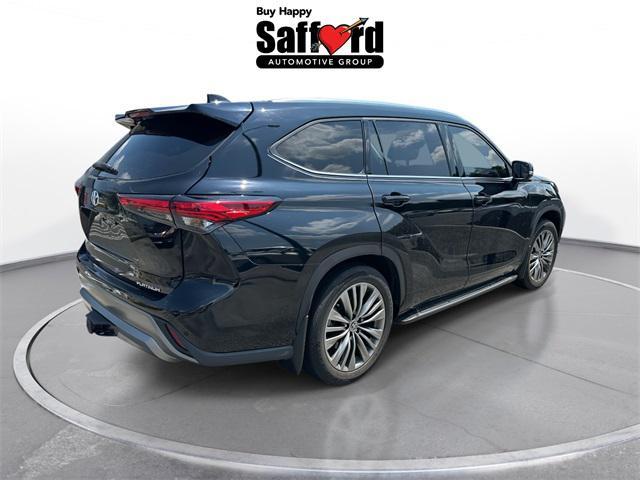 used 2021 Toyota Highlander car, priced at $38,995