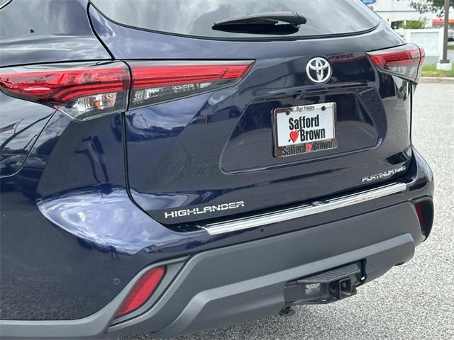 used 2020 Toyota Highlander car, priced at $39,214