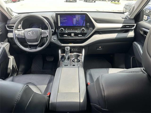 used 2023 Toyota Highlander Hybrid car, priced at $43,995