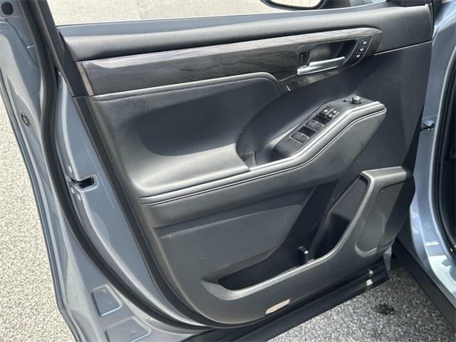 used 2023 Toyota Highlander Hybrid car, priced at $43,995
