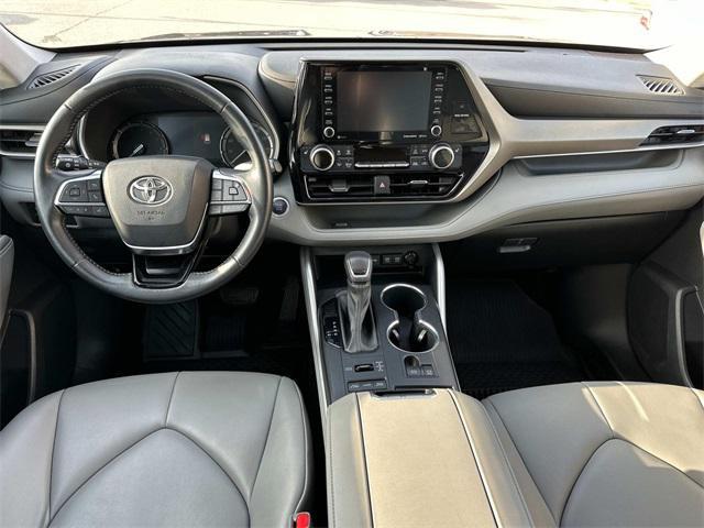 used 2021 Toyota Highlander car, priced at $32,500