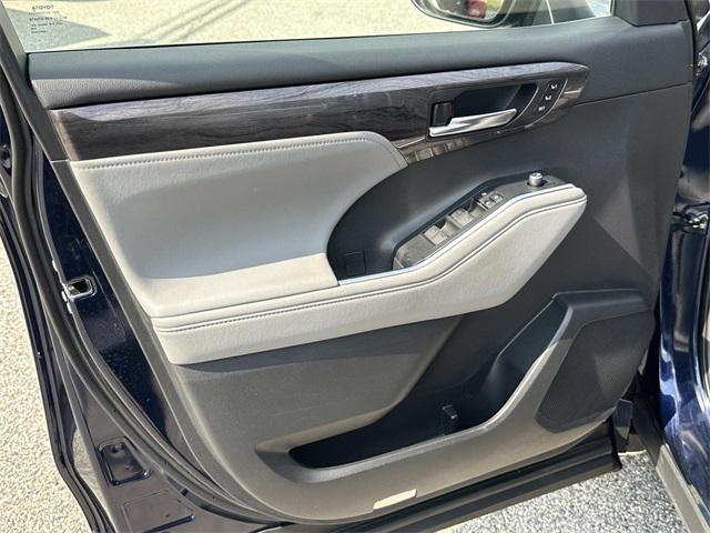 used 2021 Toyota Highlander Hybrid car, priced at $42,360