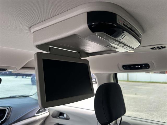 used 2021 Chrysler Pacifica car, priced at $26,500