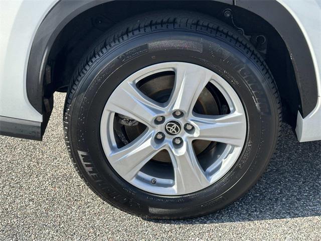 used 2023 Toyota Highlander car, priced at $35,500