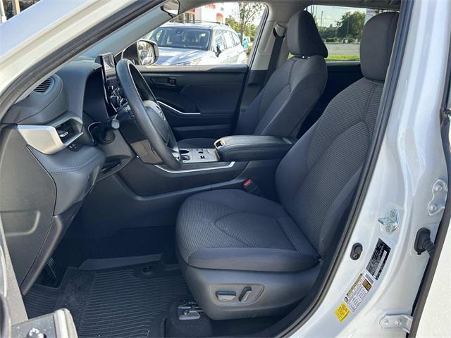 used 2023 Toyota Highlander car, priced at $35,500