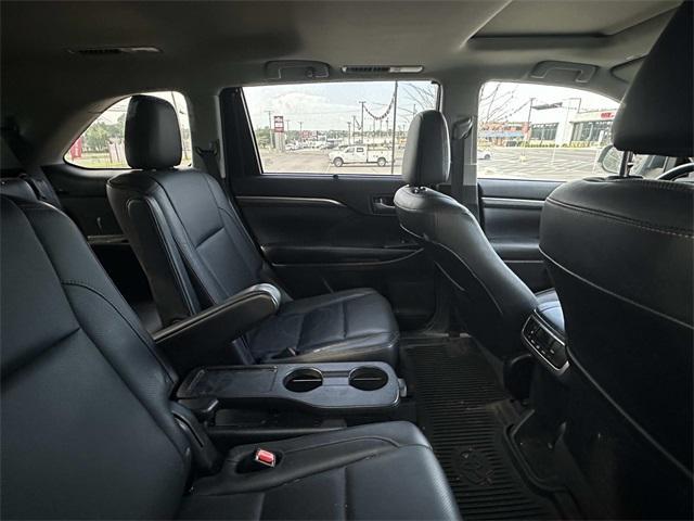 used 2018 Toyota Highlander car, priced at $23,816
