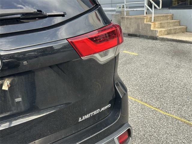 used 2018 Toyota Highlander car, priced at $23,816