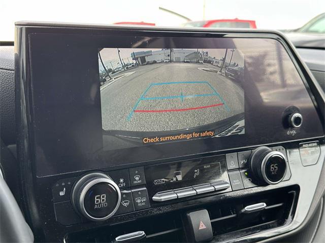 used 2023 Toyota Highlander car, priced at $33,756