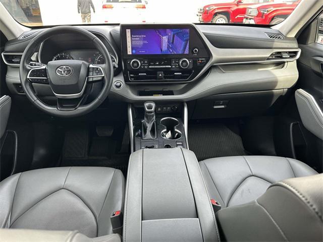 used 2023 Toyota Highlander car, priced at $33,756