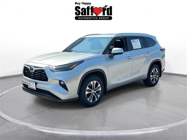 used 2024 Toyota Highlander car, priced at $43,810