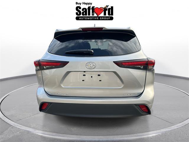used 2024 Toyota Highlander car, priced at $43,995