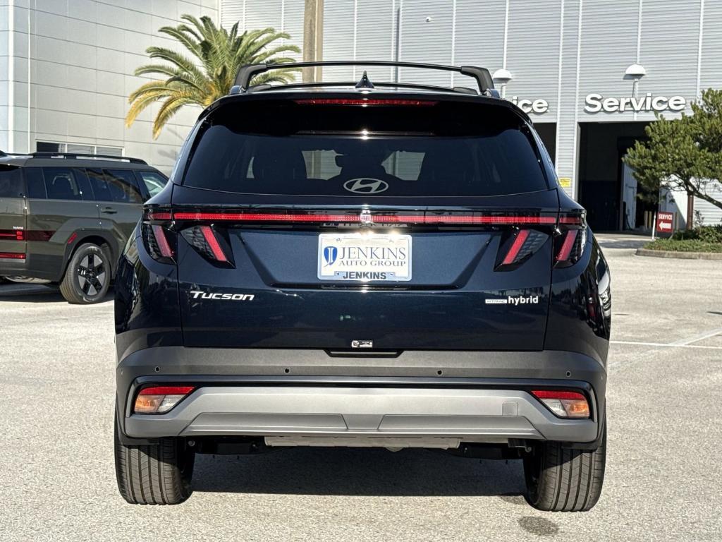 new 2025 Hyundai TUCSON Hybrid car, priced at $40,042