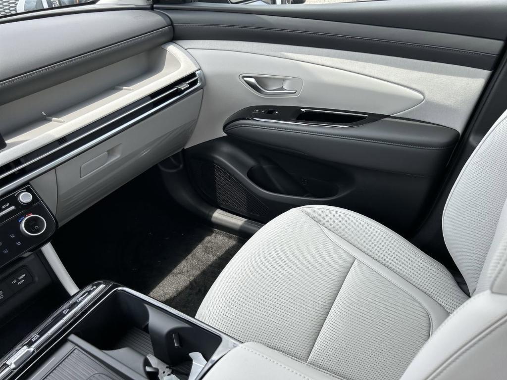 new 2025 Hyundai TUCSON Hybrid car, priced at $41,255