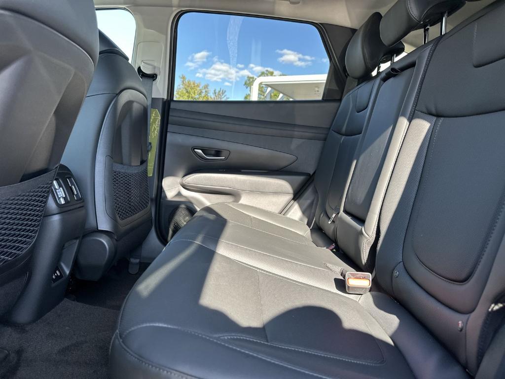 new 2025 Hyundai TUCSON Hybrid car, priced at $35,308