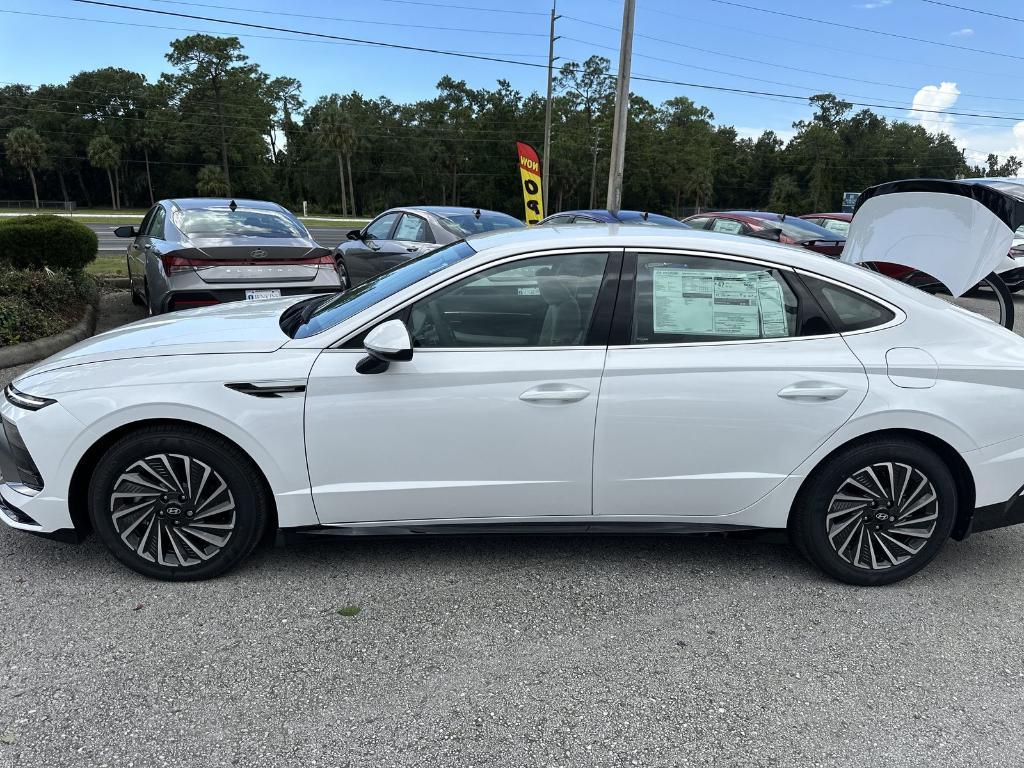 new 2025 Hyundai Sonata Hybrid car, priced at $30,872