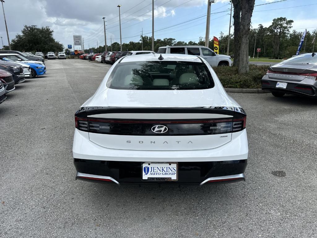 new 2025 Hyundai Sonata Hybrid car, priced at $30,872