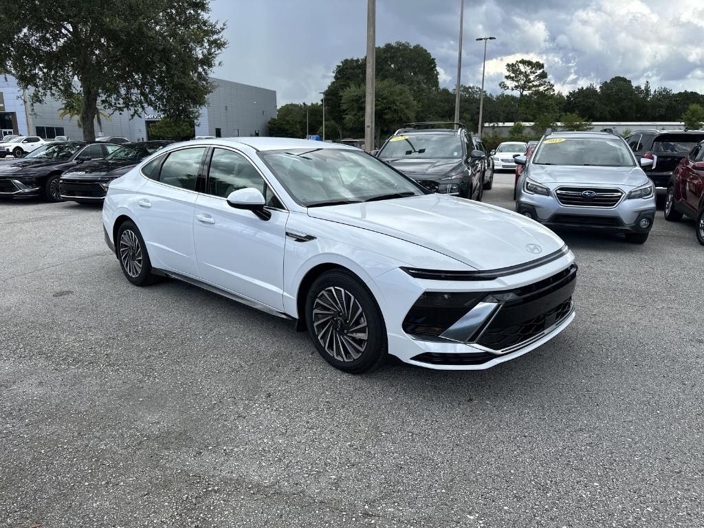 new 2025 Hyundai Sonata Hybrid car, priced at $30,872