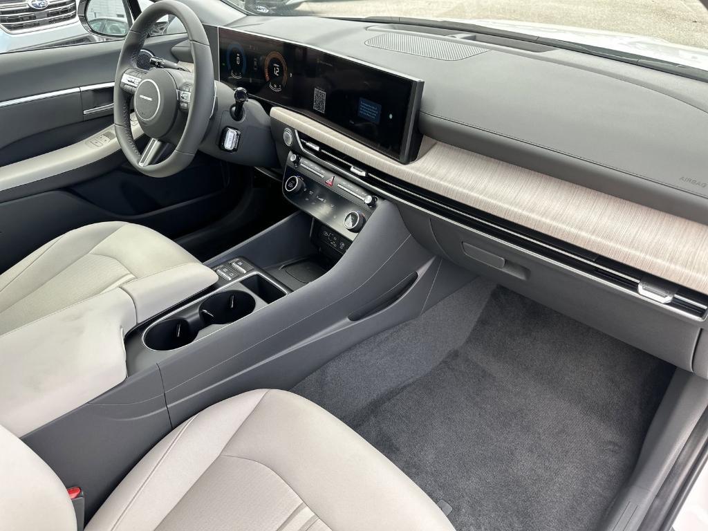 new 2025 Hyundai Sonata Hybrid car, priced at $30,872