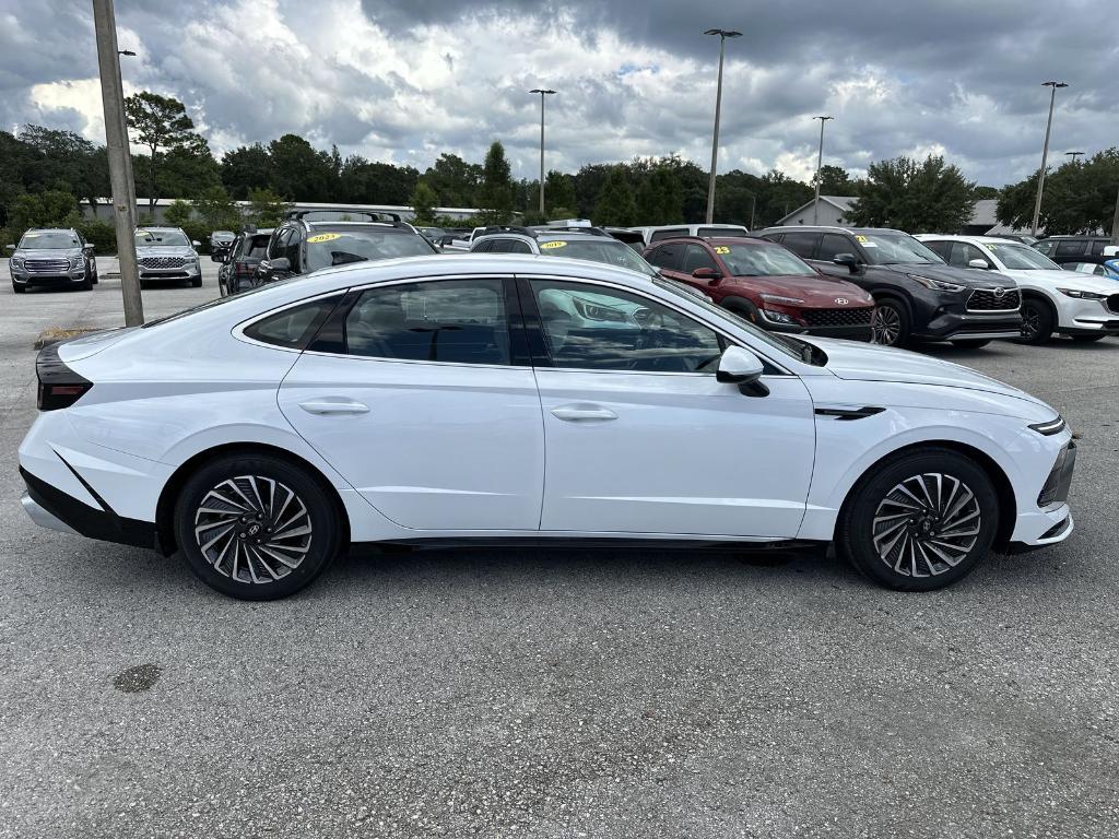 new 2025 Hyundai Sonata Hybrid car, priced at $30,872