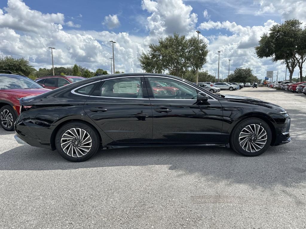 new 2025 Hyundai Sonata Hybrid car, priced at $36,632