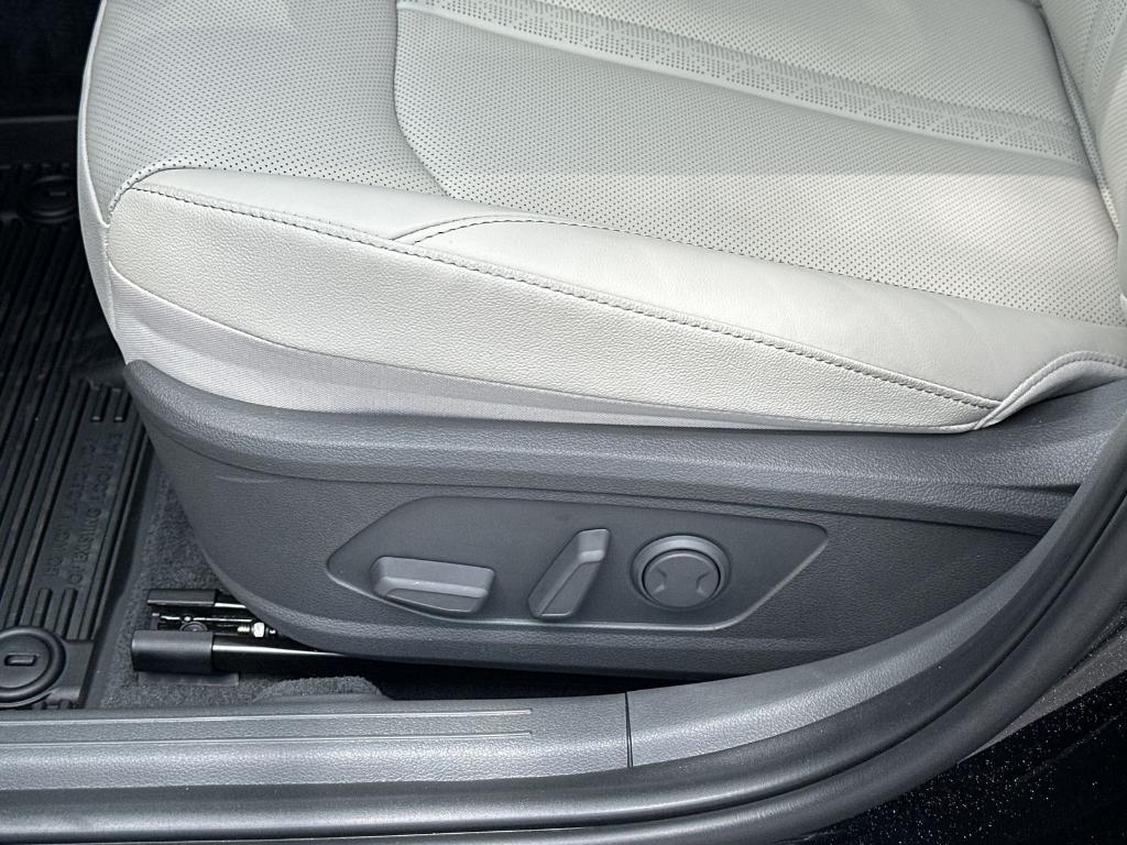 new 2025 Hyundai Sonata Hybrid car, priced at $36,632