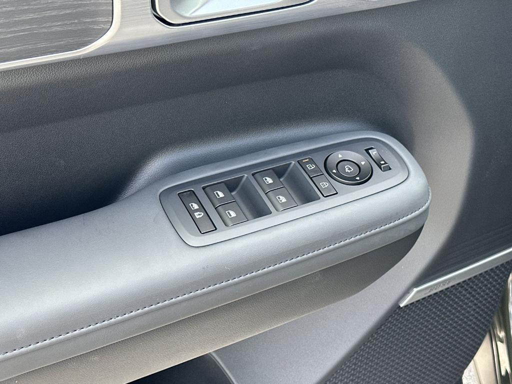 new 2026 Hyundai SANTA FE HEV car, priced at $42,695