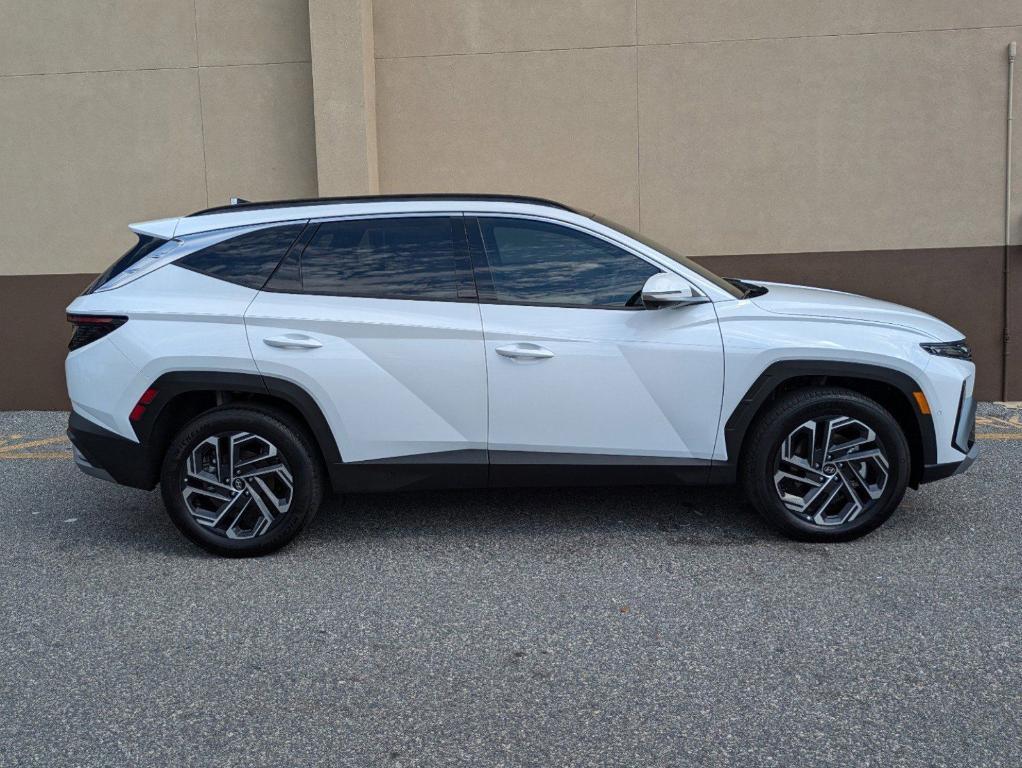 new 2025 Hyundai TUCSON Hybrid car, priced at $41,850