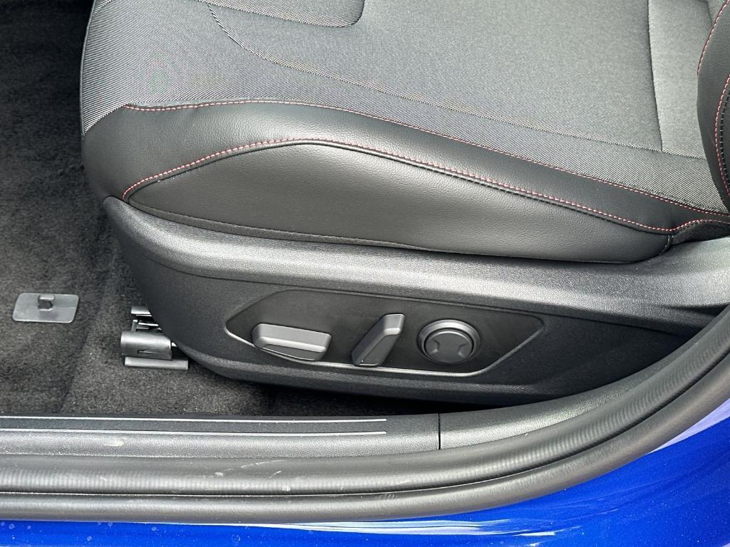 new 2025 Hyundai Elantra car, priced at $29,196