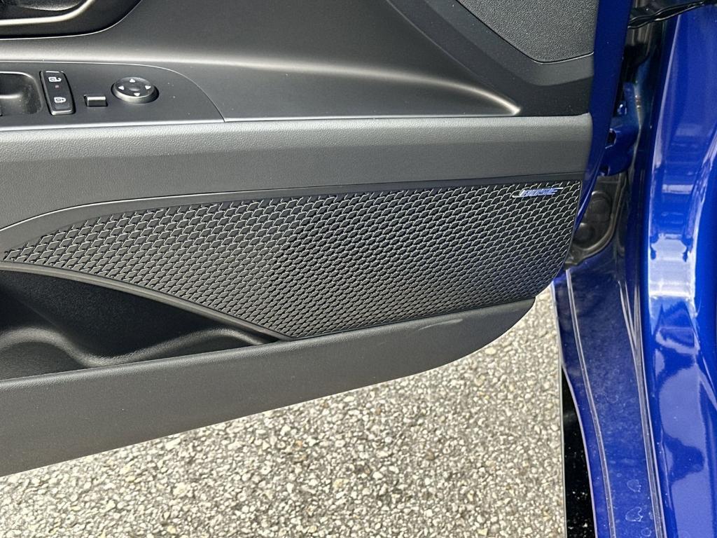 new 2025 Hyundai Elantra car, priced at $29,196
