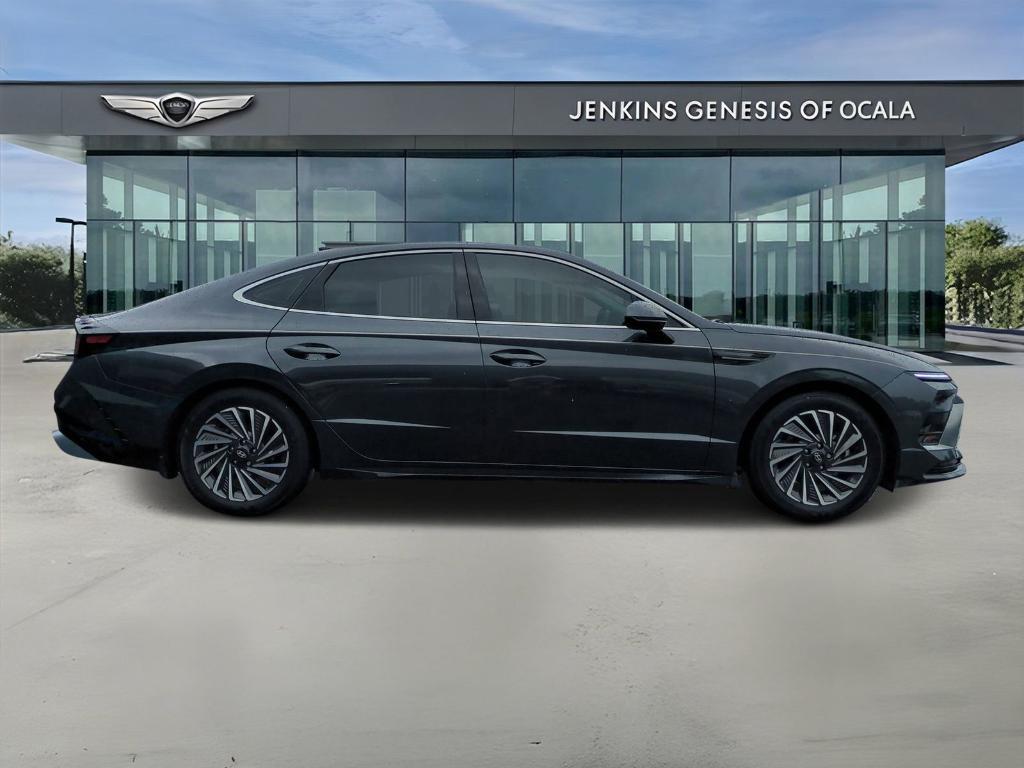 used 2024 Hyundai Sonata Hybrid car