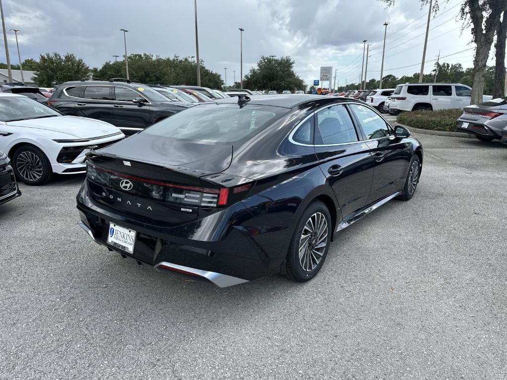 new 2025 Hyundai Sonata Hybrid car, priced at $30,590