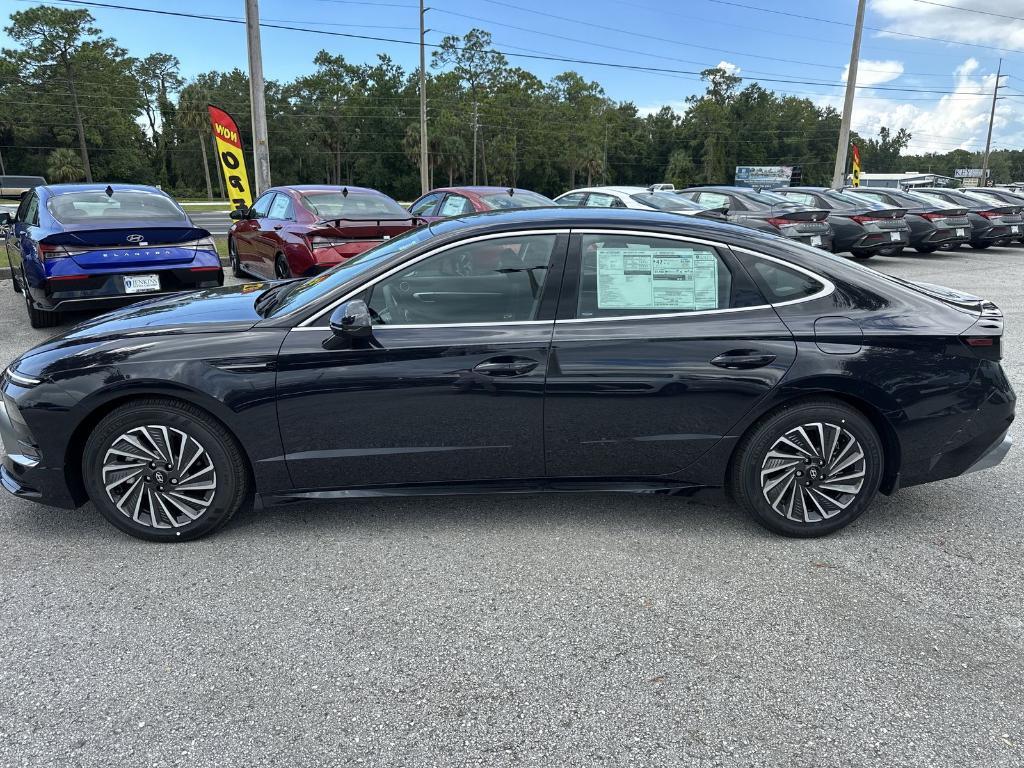 new 2025 Hyundai Sonata Hybrid car, priced at $30,590