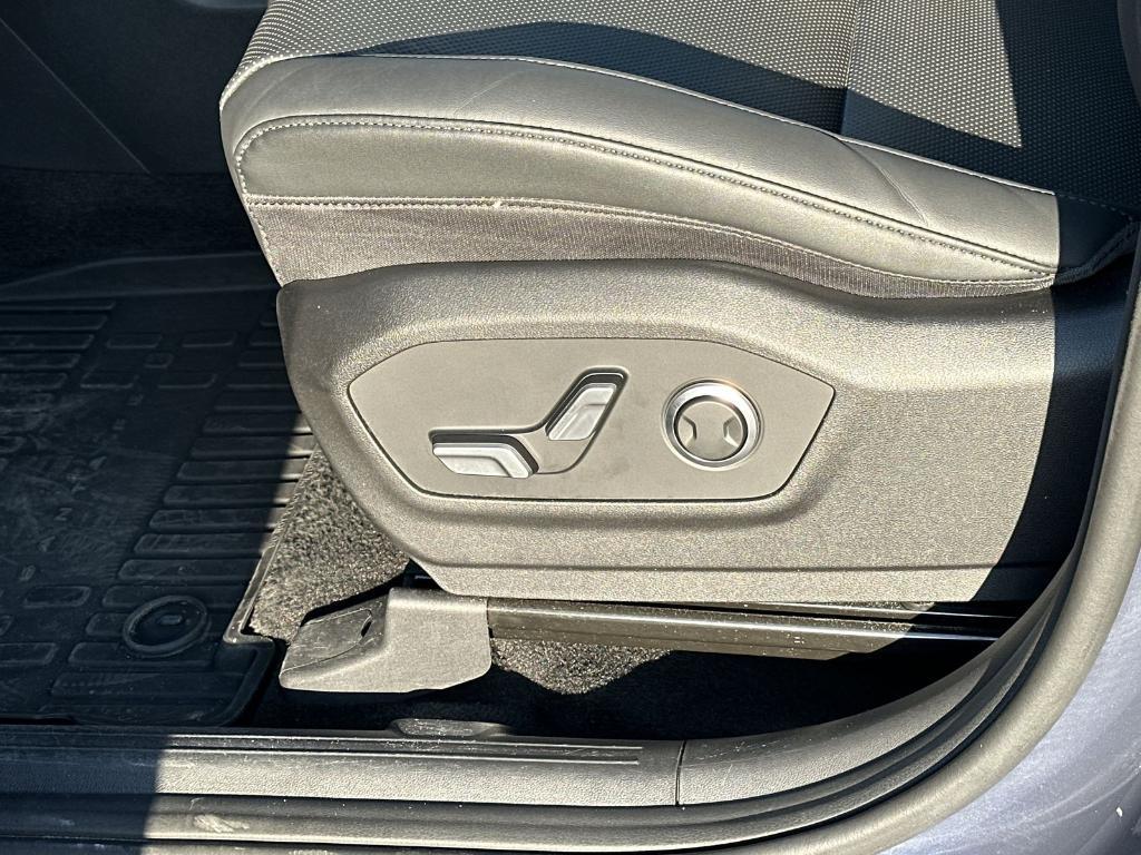 used 2025 Hyundai Santa Fe car, priced at $28,473