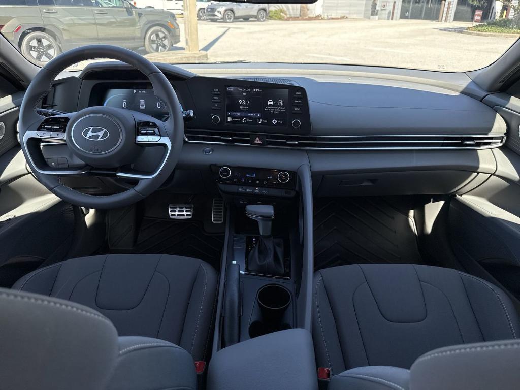 new 2025 Hyundai Elantra car, priced at $23,072