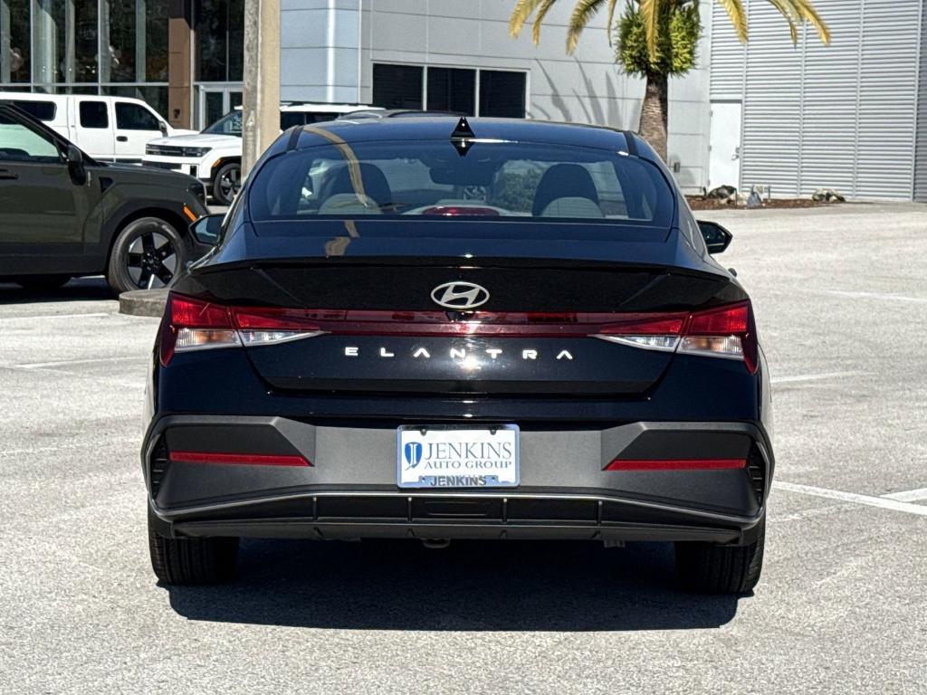 new 2025 Hyundai Elantra car, priced at $23,072