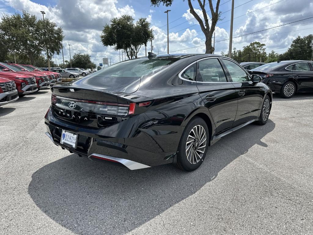 new 2025 Hyundai Sonata Hybrid car, priced at $30,380
