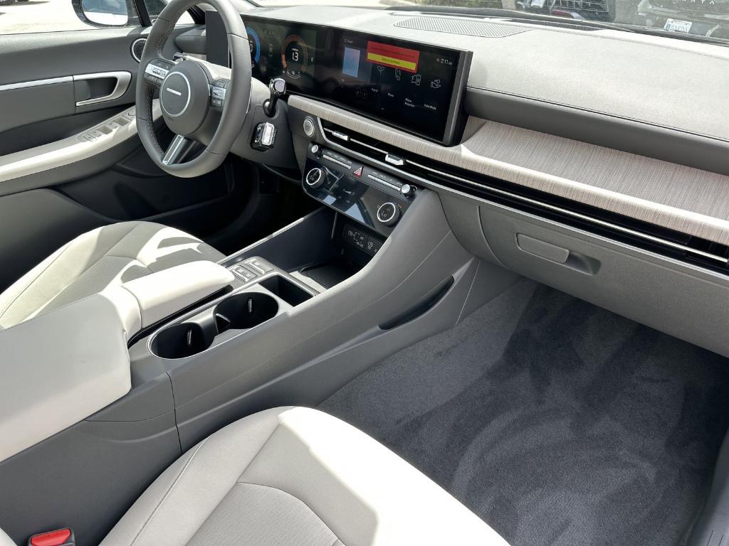 new 2025 Hyundai Sonata Hybrid car, priced at $30,380