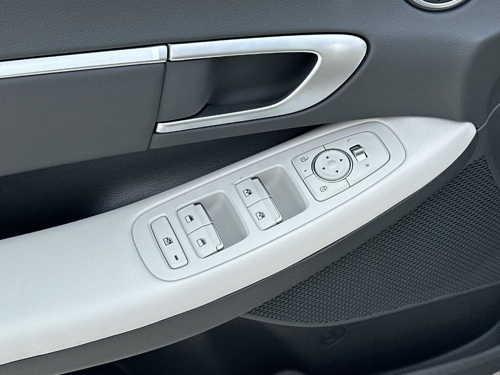 new 2025 Hyundai Sonata Hybrid car, priced at $30,380