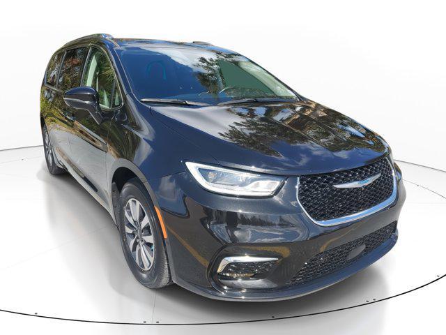 used 2021 Chrysler Pacifica Hybrid car, priced at $28,606