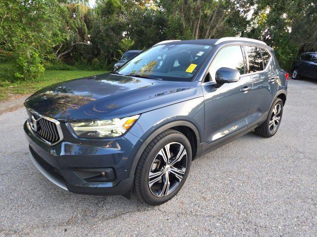 used 2020 Volvo XC40 car, priced at $24,826