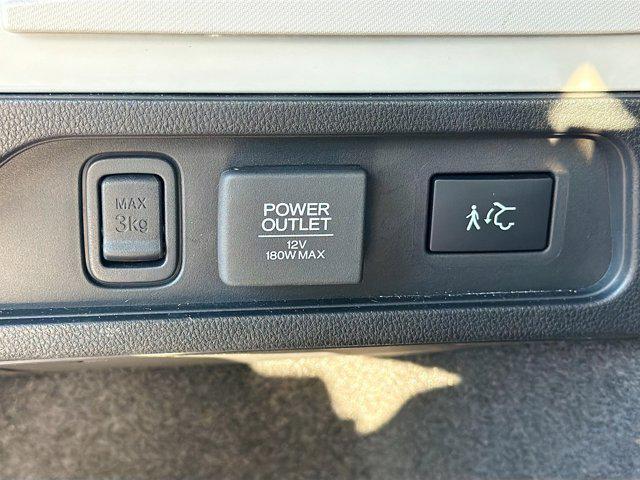 used 2023 Acura MDX car, priced at $43,491