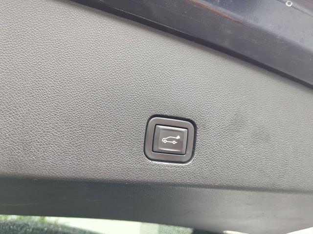 used 2022 Cadillac XT6 car, priced at $28,907