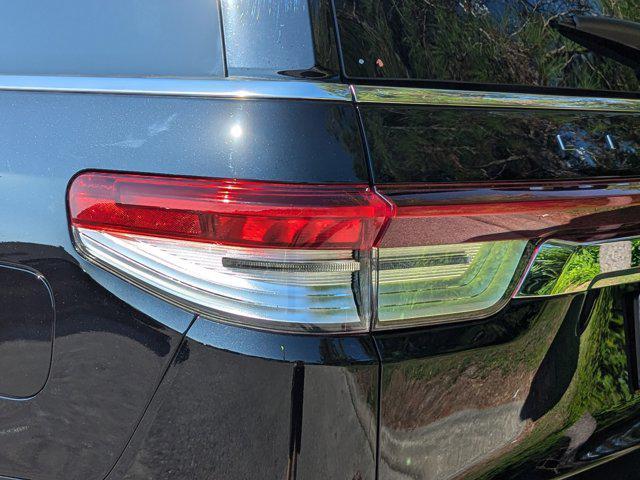 used 2024 Lincoln Navigator car, priced at $69,999