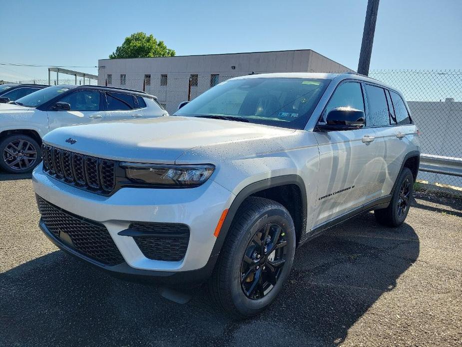 new 2024 Jeep Grand Cherokee car, priced at $45,362