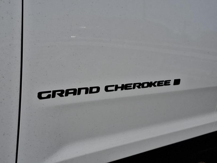 new 2025 Jeep Grand Cherokee car, priced at $51,500