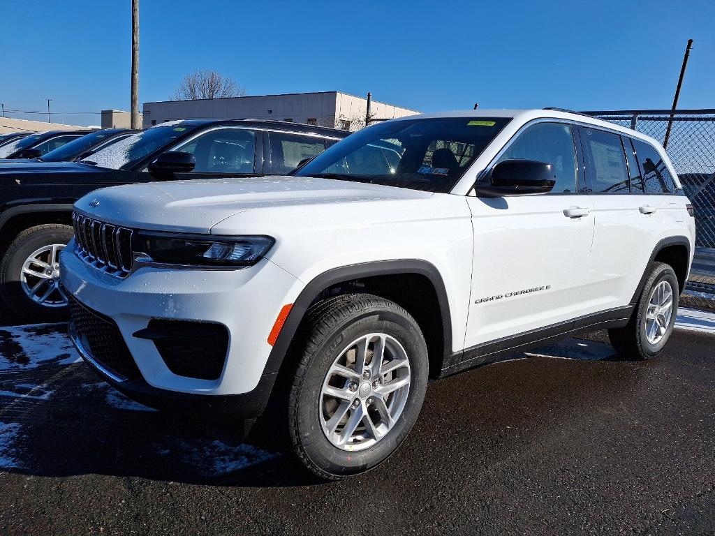 new 2025 Jeep Grand Cherokee car, priced at $41,140