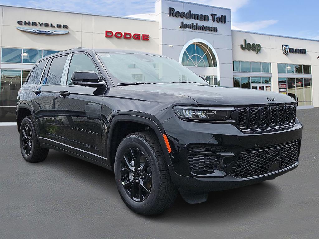 new 2025 Jeep Grand Cherokee car, priced at $45,561